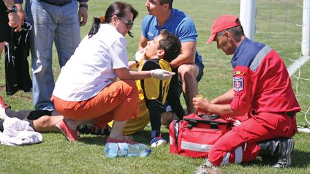 Portarul Farului care și-a ciobit patru dinți după ce a dat cu gura de bară:** "Am pățit-o și mai rău!"