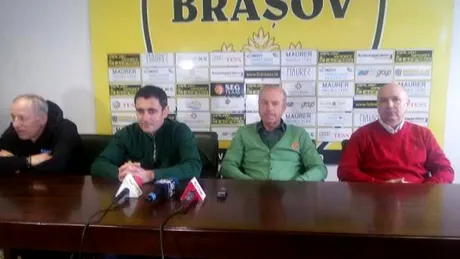 Continuă schimbările la FC Brașov.** Szabo și Naghi au fost prezentați oficial, Vasile Dochița a fost trecut pe altă funcție după demisia de dimineață