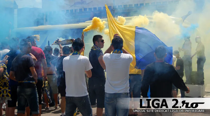 Petrolul a fost amendat** pentru petardele aruncate în teren de suporteri