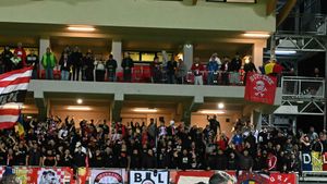 Ce mesaj au afişat fanii lui Dinamo, după care au părăsit stadionul din Miercurea Ciuc