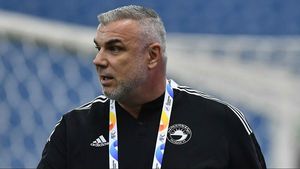 Cosmin Olăroiu și-a pierdut cumpătul și a spus lucrurilor pe nume la Sharjah FC: „S-a zis că am dat 8 milioane de euro Barcelonei, dar nu am plătit niciun ban! Poți să pierzi și dacă îl transferi pe Messi”
