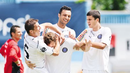 Echipa lui Hagi, acuzată de blat!** Ca să fie sigură de promovarea în Liga I, Viitorul a aranjat meciul cu Săgeata Năvodari! Cât a costat "blatul":