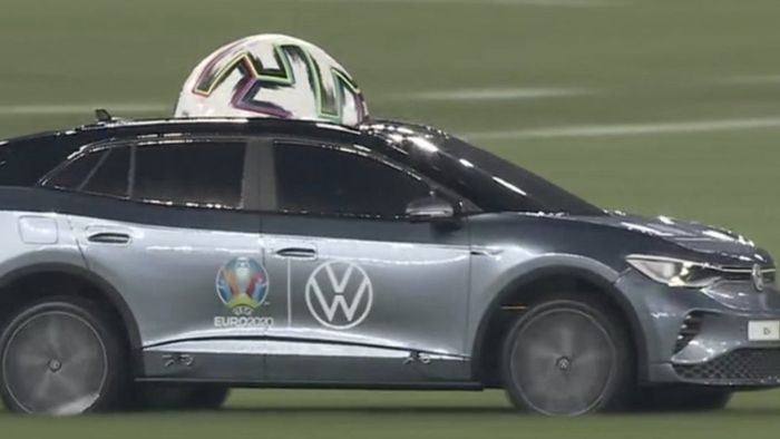 Moment de neuitat înainte de Euro 2020! Cum a fost adusă mingea înaintea meciului Turcia - Italia | FOTO & VIDEO