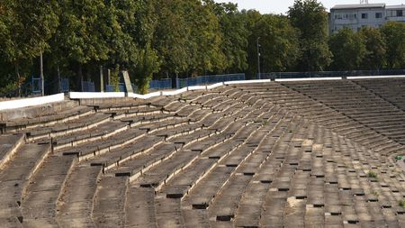 Mastodontul lui Nicolae Ceauşescu se scufundă! Stadionul din Medgidia, construit ca un moft, e în pericol