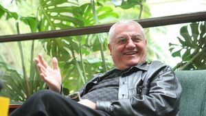 Mitică asigură pe toată lumea:** "Muncesc corect și cinstit!" De ce ține cu dinții de șefia LPF