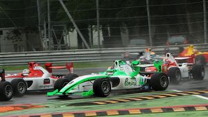 Locul 6 în prima cursă pentru Mihai Marinescu la Monza!** Azi, de la ora 16:00, ia startul în cea de-a doua cursă