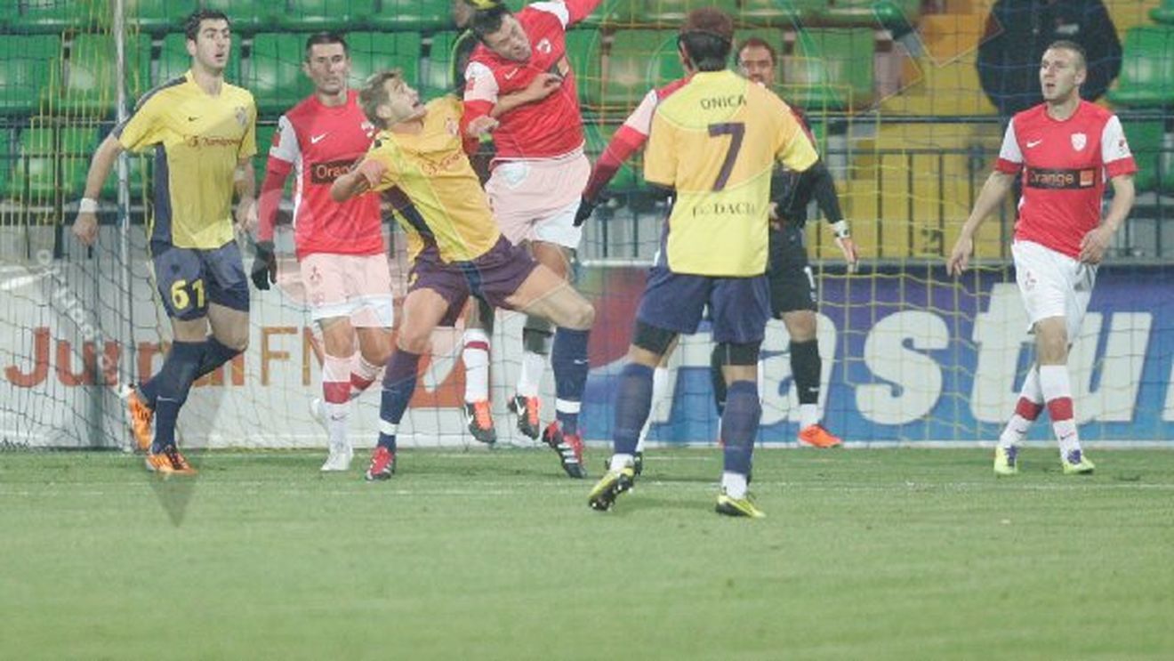 'Măcelăriți' în Moldova!** Ciobi a plecat negru de supărare de la meci! Dănciulescu, Niculae și Munteanu, "RUPȚI" de jucătorii Daciei: