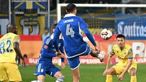 Florin Prunea e sigur că FCU se poate salva de la retrogradare. „E cam același lot care a dat barajul pentru Conference League, dar acum trebuie o mobilizare generală!”. EXCLUSIV