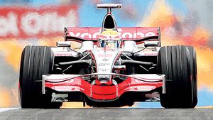 Raikkonen și Hamilton, cei mai rapizi la antrenamente