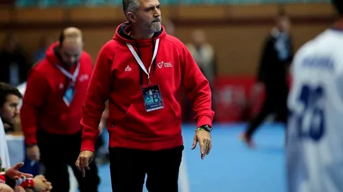 Un fost antrenor al echipei CSM București a produs o surpriză uriașă în a doua zi a Campionatului European de Handbal. „Experții” își pun deja problema dacă prind Top 12