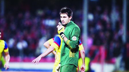 "Pufi" slab, "Tătă" perfect!** Specialiștii susțin că derby-ul a fost decis de forma portarilor