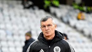 Neluțu Sabău, convins că Mircea Lucescu se va îngrozi de ce va găsi la Rapid: „Dacă vine aici se ia cu mâinile de cap! Nu știu dacă are el răbdare să-i învețe să facă o preluare”. VIDEO