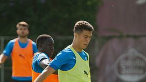 S-a despărţit de Universitatea Craiova şi a semnat cu echipa din oraşul natal, în liga a treia spaniolă: „O achiziție specială"