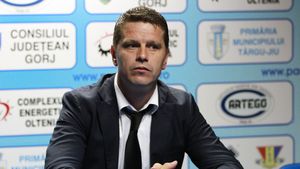 Stoican nu e îngrijorat de eșecul cu Pandurii și își pune toate speranțele în meciul cu Steaua: "Va fi un examen pentru toți" | GALERIE FOTO 