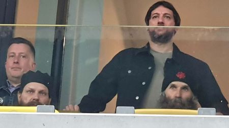 Gigi Becali, cu călugării la meciul cu CFR Cluj de pe Arena Națională! FOTO PROSPORT