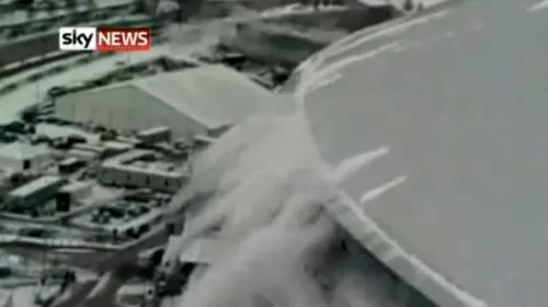 Imagini incredibile!** Șase oameni răniți de zăpada căzută de pe stadionul unde se va juca Super Bowl