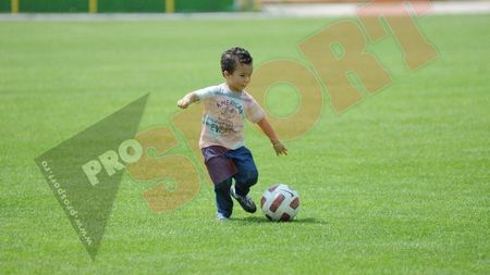 FOTO Yuri, primul "transfer" la Vaslui!** EL îl va ajuta pe Wesley să fie cel mai bun și în sezonul următor :)