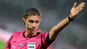 Modificare importantă la partidele din Liga I, începând din mini-retur: se introduc "adiționalii"! Cât costă delegarea lor