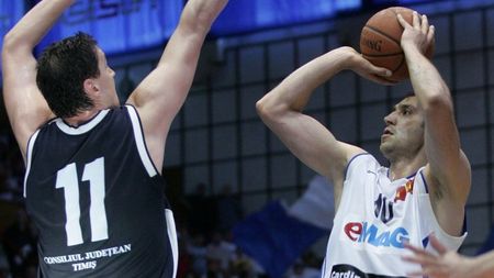 Burlacu show!** Asesoft - CSU Sibiu 69-59!