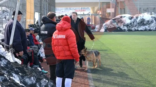 FOTO** Stadionul Dinamo a fost deszăpezit cu ajutorul deținuților! Cornel Dinu a fost prezent la meciul echipei secunde