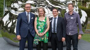 Sculptura care îl reprezintă pe Louis Chevrolet, dezvelită în Elveția