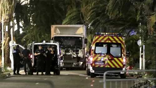 Un nou atentat în Franța: cel puțin 84 de morți și 150 de răniți la Nisa! Reacția clubului de fotbal: 