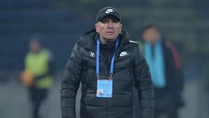 Gică Hagi a criticat un jucător în direct și l-a anunțat că nu mai tolerează așa ceva: "A jucat prost. Era cu mintea în altă parte. Îl vom regla. Dacă nu, mai sunt și alții". Reacția nervoasă a antrenorului Viitorului după 0-3 cu Astra