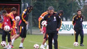 Dezastru pentru Hagi!** "Regele" pierde derby-ul Turciei în ultimele 15 minute