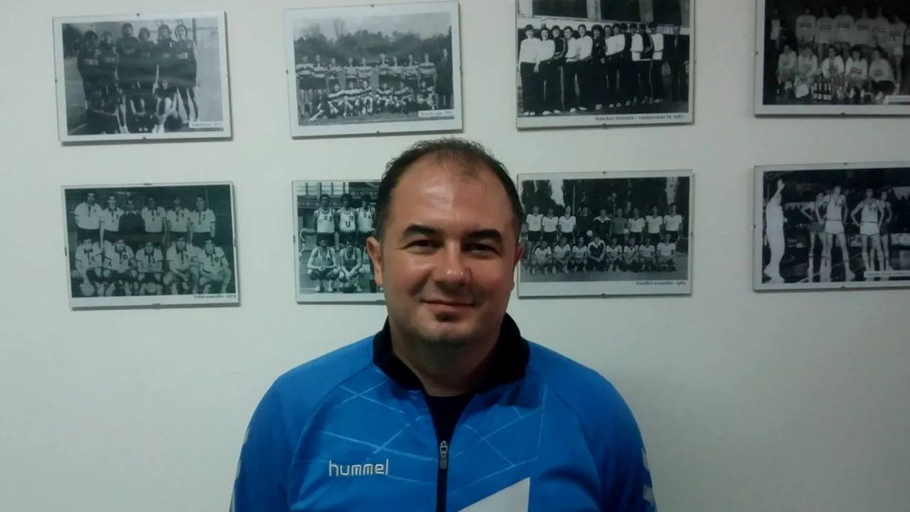 Patru antrenori schimbați în handbalul românesc în numai 38 de zile! Adrian Popovici a fost înlocuit cu Alin Bondar pe banca Universității Cluj. Cine urmează?
