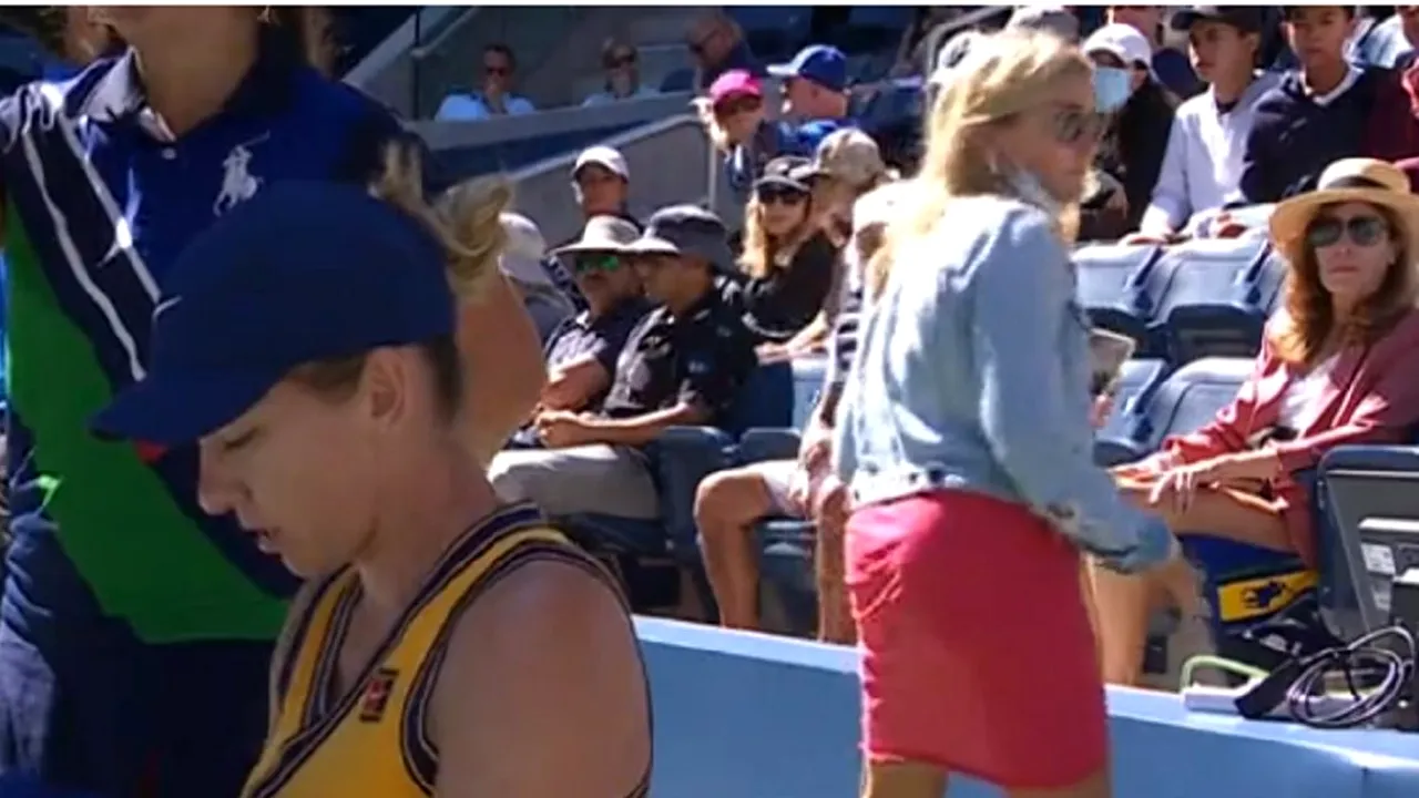 Simona Halep a trăit cel mai ciudat moment la US Open! O spectatoare a dat buzna pe teren și a făcut un gest halucinant în spatele româncei | VIDEO