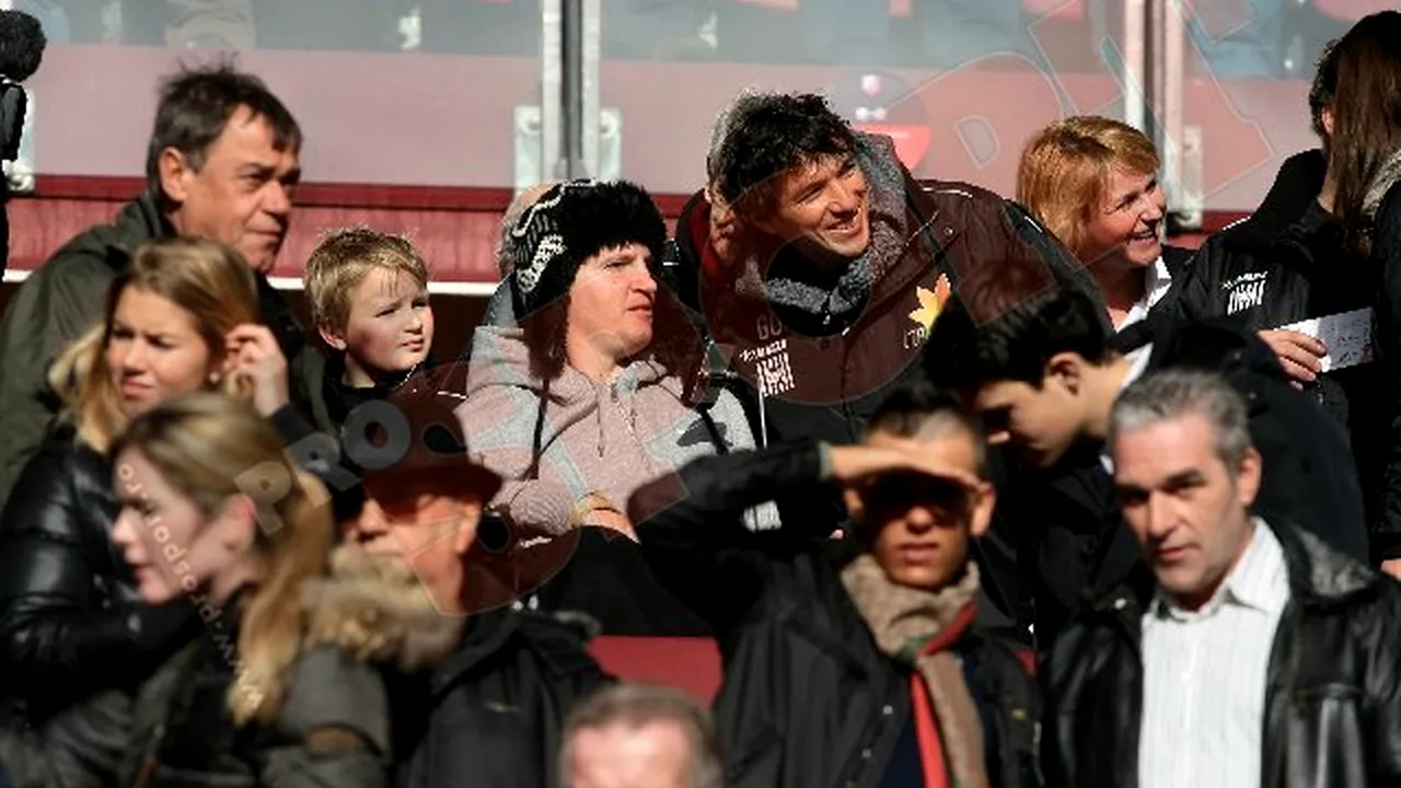 Utrecht, victorie impresionantă sub ochii lui Neșu!** VIDEO Lui Mihai i-au dat lacrimile când a văzut tricolorul, după ce fanii au cântat 'You'll Never Walk Alone' Utrecht - Alkmaar 3-0