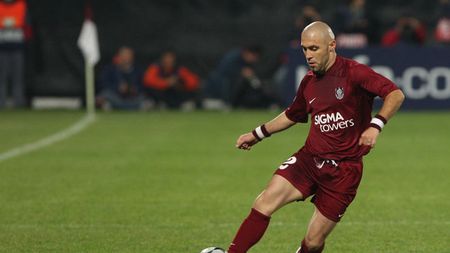 "Pitbull" scoate colții