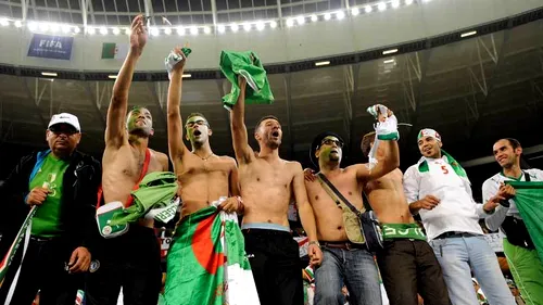 Atmosferă de senzație. Fanii au umplut până la refuz stadionul cu șase ore înaintea începerii meciului Algeria - Burkina Faso
