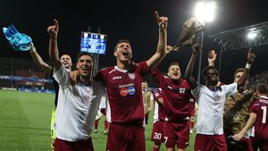 Vestea zilei pentru CFR, după victoria cu Braga!** Trei echipe din Premier League au venit în România pentru un jucător. "A impresionat cu United" Prețul corect, stabilit de englezi: