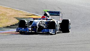 VIDEO** Schumacher, la primele tururi cu monopostul Mercedes