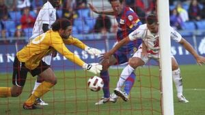 Frei terorizează Elveția**: Basel - Neuchatel 4-1