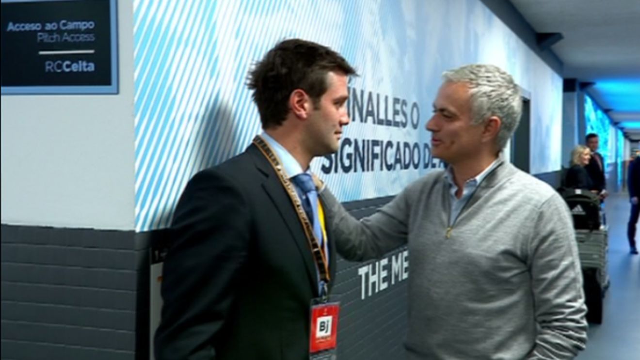 VIDEO | Întâlnire spectaculoasă înainte de Celta Vigo - Manchester United. Mourinho l-a întrebat pe Cristi Chivu despre soarta FCSB-ului: "Ce s-a întâmplat?"