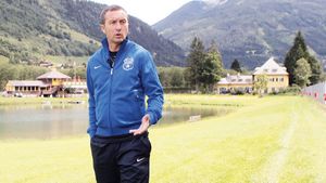 E unul dintre cei mai scumpi jucători din istoria Stelei, iar MM garantează că NU e țeapă:** "N-am mai văzut demult un fotbalist cu asemenea calități"