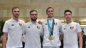 Reacția antrenorului lui David Popovici despre părinții care vor ca fiii lor să obțină performanțe ieșite din comun. Adrian Rădulescu a tras concluzia dură: „Dacă îl ducem la fotbal, vrem să fie Messi. Când traseul nu mai corespunde, intrăm în panică”