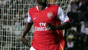 Laporta e  disperat să îl ia pe Adebayor