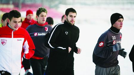 De la West Ham, la juniori!** Homei se antrenează cu puștii lui Dinamo