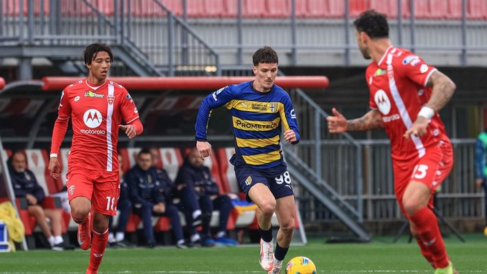 Dennis Man, cel mai slab fotbalist al lui Cristi Chivu în Monza - Parma 1-1. Ce notă a primit românul
