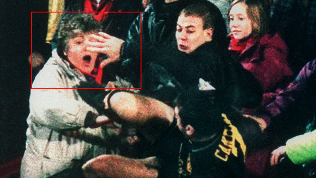 Se împlinesc 20 de ani de când Cantona a sărit cu picioarele în pieptul unui fan. Ce-și aduce aminte doamna din imagine