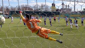 Unul dintre jucătorii pomeniți în discuția dintre Dusan Uhrin și Vali Iordănescu vine de la ASU Poli și e vărul lui Costel Pantilimon. Ce spune Dan Alexa despre transferul portarului la Gaz Metan