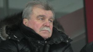 Vamă e ironic la adresa lui Gigi:** "Îmi fac poster și cu Mihalache, pe lângă cel cu Maccarone" :)