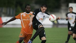 "Nu mă duc niciodată la CFR! Și dacă mă roagă Băsescu, refuz!"