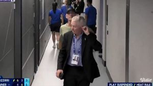 Mentorul Simonei Halep, surprins de camere în cel mai controversat moment de la Australian Open! Fanii au luat foc: „Reputația lui e compromisă”