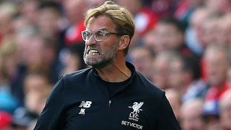 Un fost golgheter din Premier League nu este de acord să-i fie oferit titlul lui Liverpool: „Trebuie prelungit campionatul!"