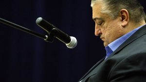 Iancu e de acord cu Mircea Sandu: "Da, mi-a tras-o! E puternic, are toate pârghiile, i-a ieșit!"** Cum spune șeful lui Poli că se poate supraviețui în fotbalul românesc