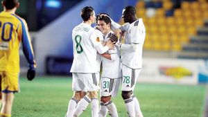 'Câinii' cer suspendarea lui Nicușor Stanciu pentru dublă semnătură!** Porumboiu scoate de la "naftalină" un contract care îi face să tremure pe oficialii lui Dinamo